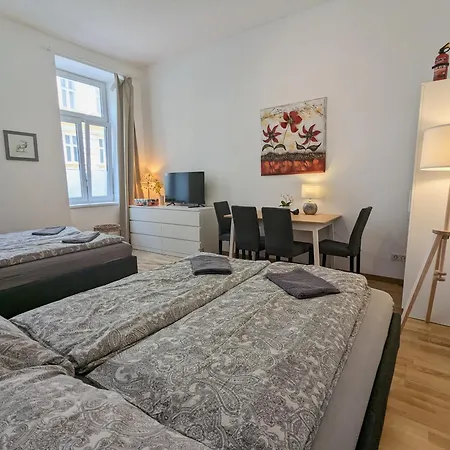 Renovated Studio - 10 Min To Center Wenen Buitenkant foto